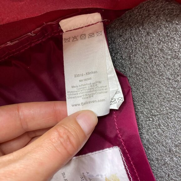 Fjallraven "Kanken" Maroon Backpack, 13" Laptop Sleeve -- Beat Up But Good - Picture 10 of 13